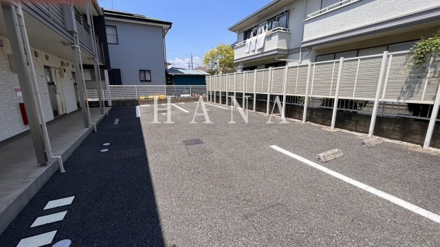 クレイノユートピアの駐車場