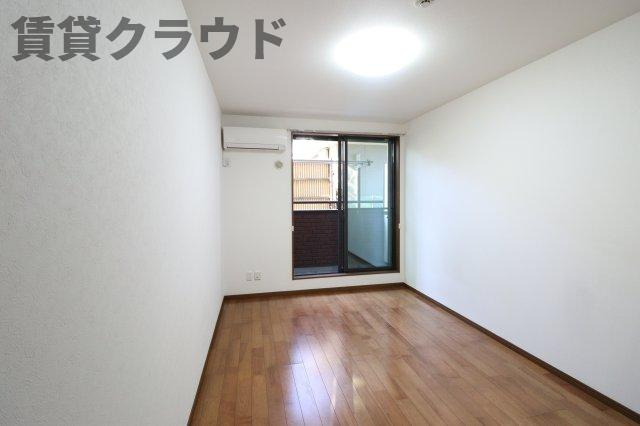 メゾンクレールⅡの寝室|落ち着いた色調の寝室です