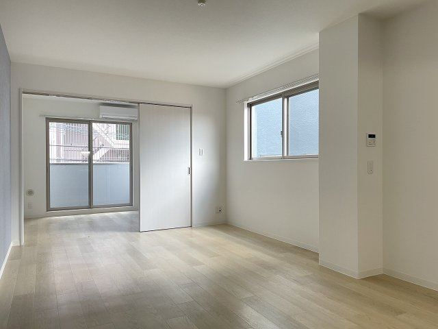 キャトルセゾン豊中本町の居間・リビング