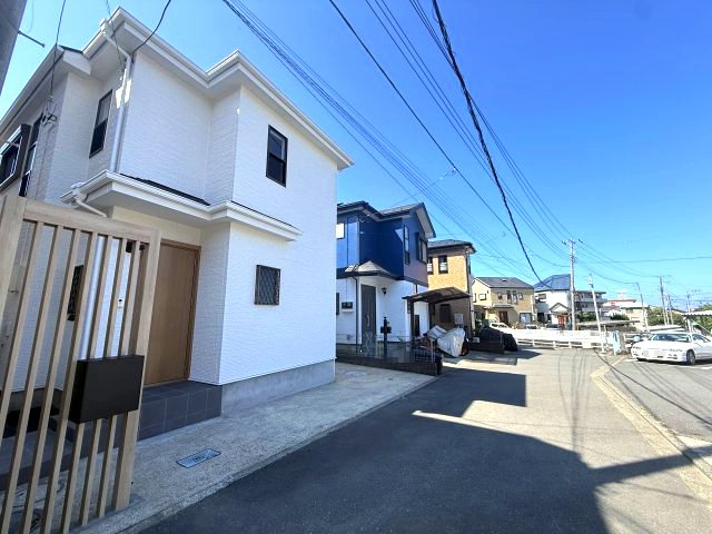 リノベーション戸建　南側にお庭ありの画像