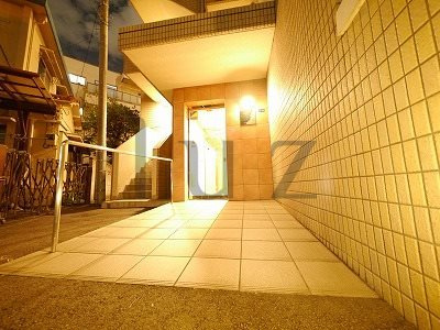 ラトゥール西横浜のエントランス