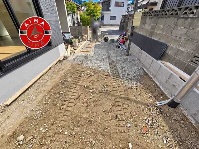 福岡市南区和田2丁目第2-1棟（1号棟）の駐車場|広々した駐車場になります。3台並列駐車となります。