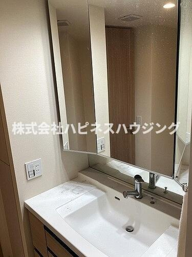 ライオンズタワー柏の独立洗面台