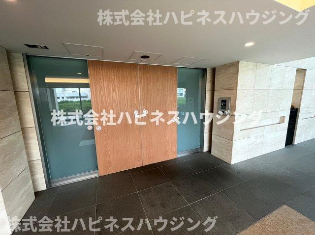 ライオンズタワー柏のエントランス