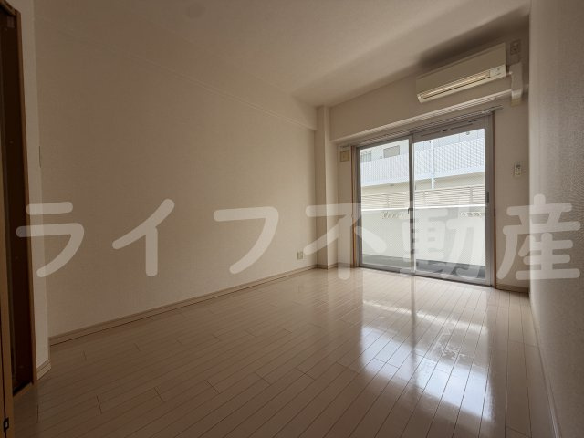 ヌカタヒルズの居間・リビング|ゆったりとした居間です