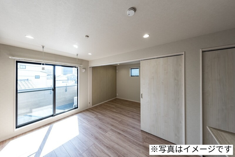府中市住吉町２丁目のアパートの居間・リビング