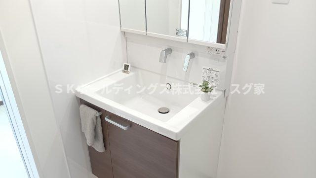 福知山市字長田小字市場戸建て住宅の独立洗面台