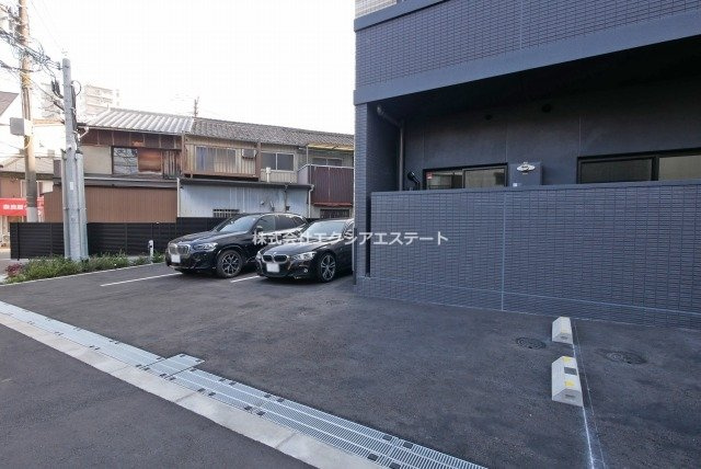 Maison de Azureの駐車場