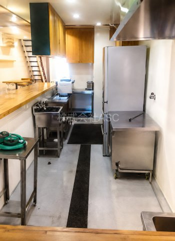 阿倍野元町店舗付住宅のキッチン