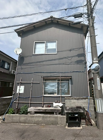 新潟市西区　一棟アパートの外観