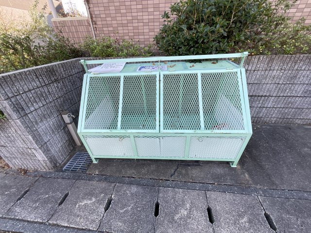 【その他共用部分】 | ラ・ルミエール | 敷地内ご機置き場です