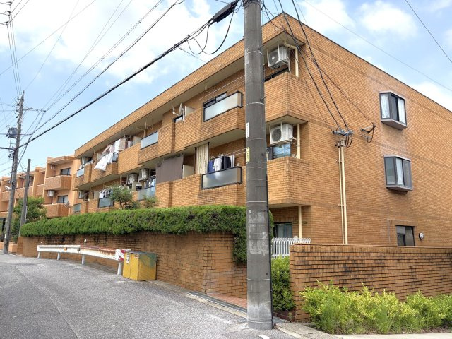 八事八幡山マンション東館の外観