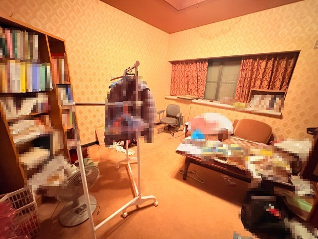 田川郡糸田町　工場・物置付　5LDKの洋室