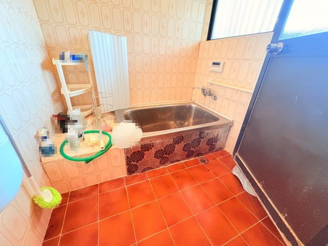 田川郡糸田町　工場・物置付　5LDKの浴室