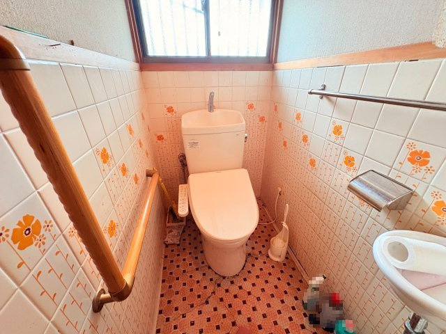 田川郡糸田町　工場・物置付　5LDKのトイレ