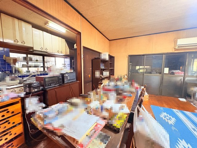 田川郡糸田町　工場・物置付　5LDKの居間・リビング