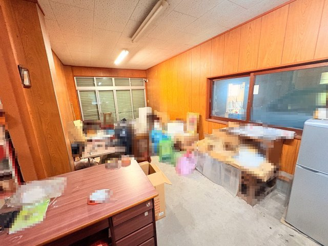 田川郡糸田町　工場・物置付　5LDKの洋室