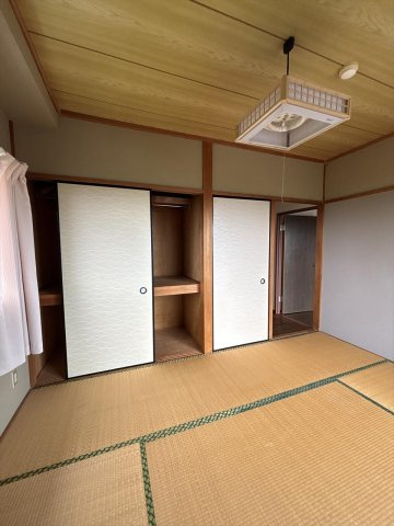 富戸　ペット可、駐車場付き、海の見える３Kの和室|収納ありの和室