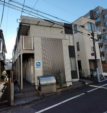 北区滝野川７丁目のアパートのエントランス