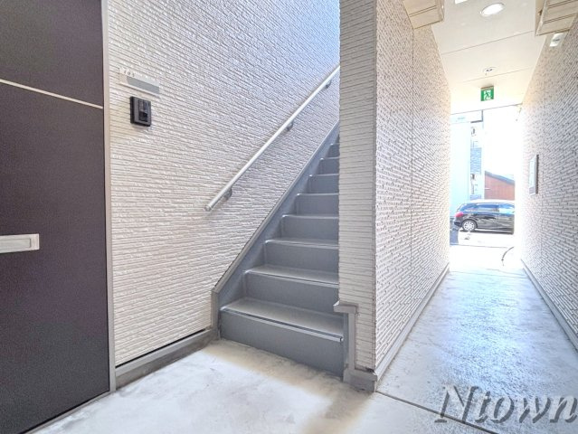 【エントランス】 | クレール名駅 | 清潔なエントランスです