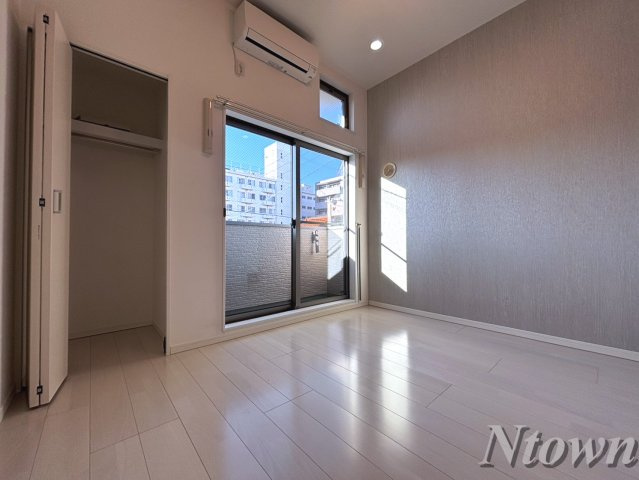 【居間・リビング】 | クレール名駅 | ゆったり過ごせるリビングです