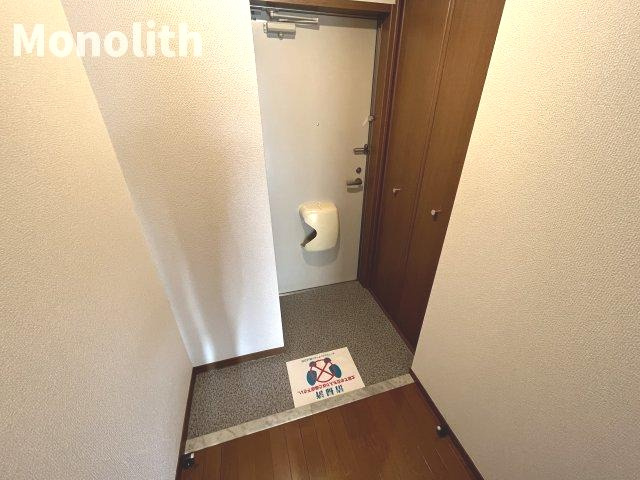 フジパレス西大路の玄関