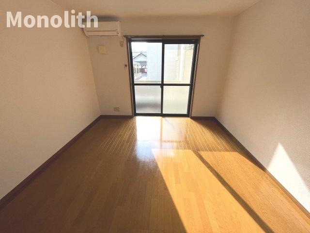 フジパレス西大路の洋室