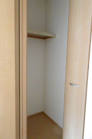 シャルマン緑園の収納|廊下　収納　※現況優先