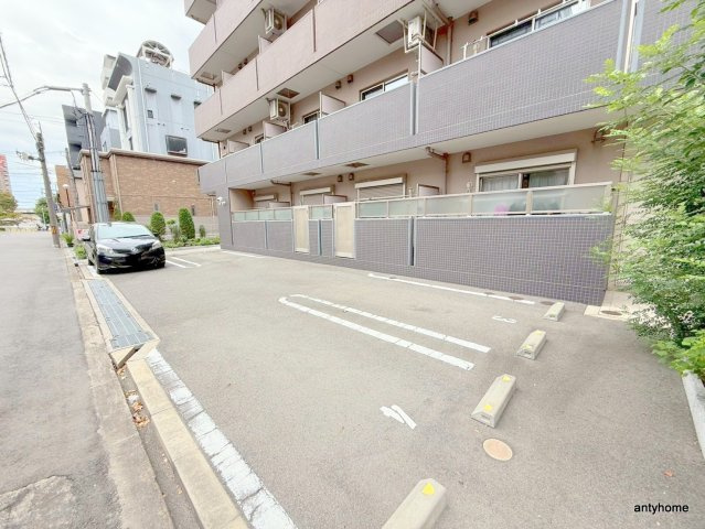 ノーサイド立葉の駐車場