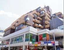 セントラル経堂 店舗棟の外観