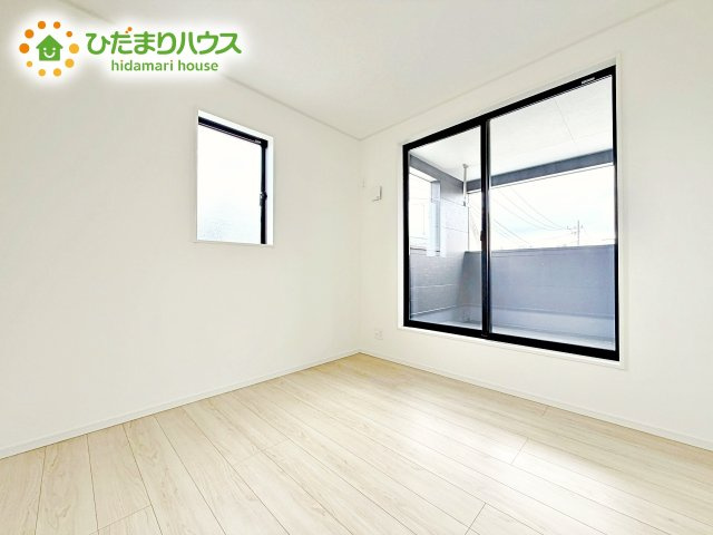 【洋室】 | 小美玉市納場第4　新築戸建 | バルコニーに面している居室なので、自然と光が差し込みます。