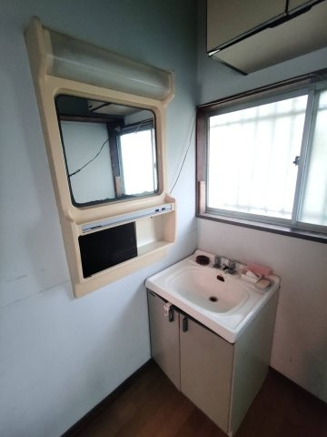 中古戸建の独立洗面台