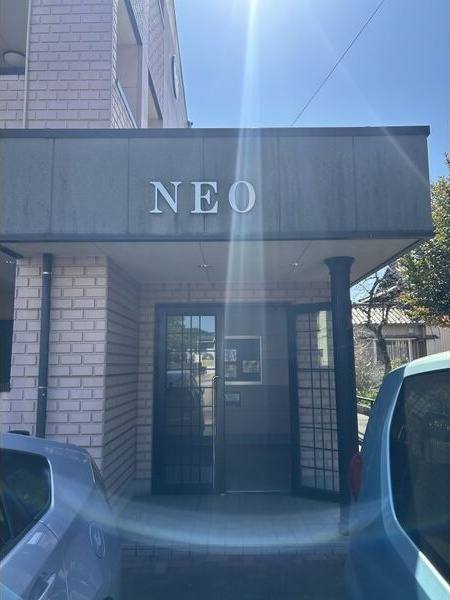 NEOのエントランス