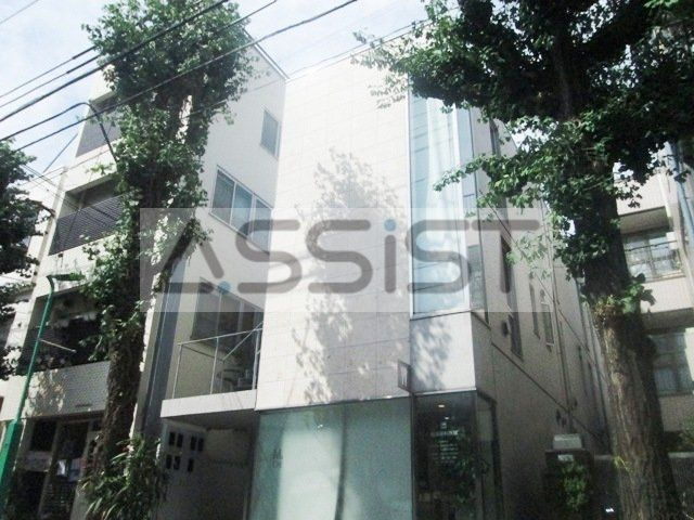Ginkgo Ave