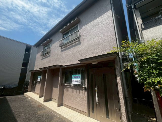 王居殿1丁目テラスハウスのエントランス