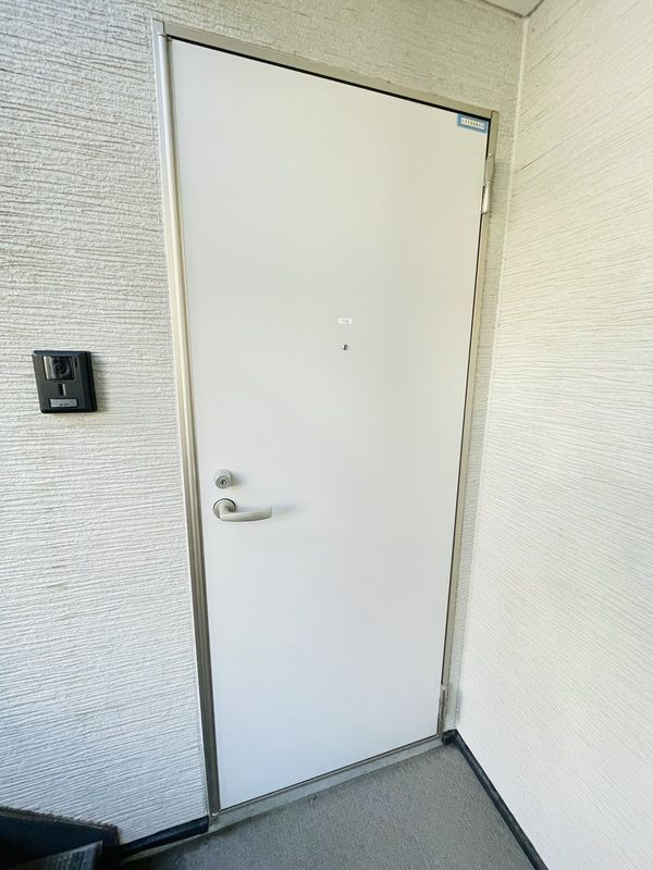 グレイス四ツ木の玄関