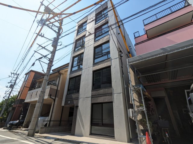 ブランドール坂下三丁目の外観