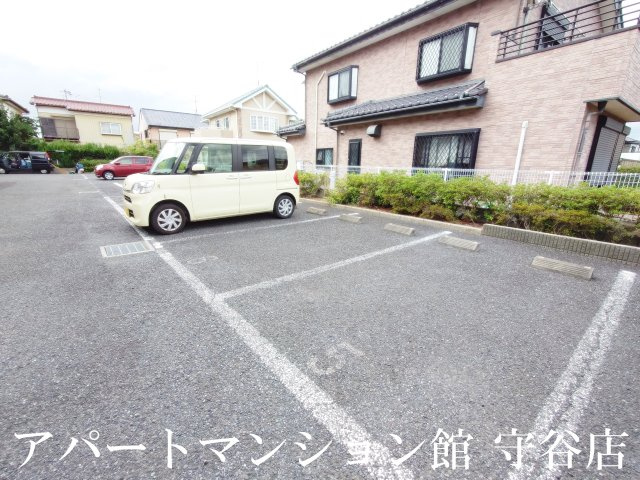 レオパレスサンライトの駐車場