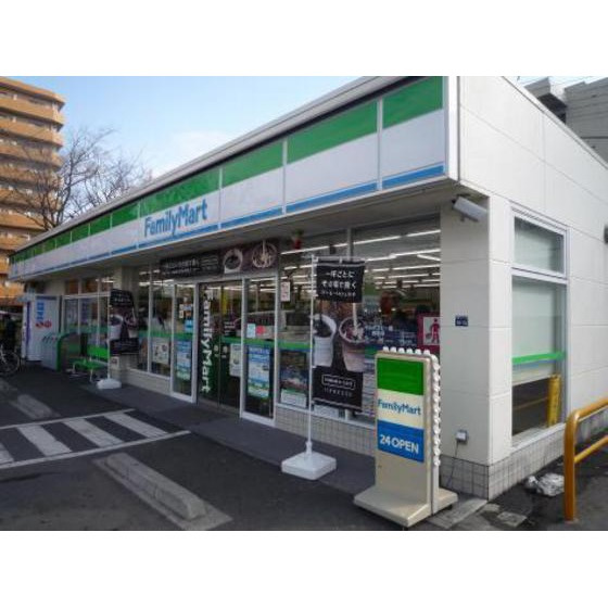 ソレイユ高島平パートⅡの周辺|コンビニ「ファミリーマート板橋市場通り店まで144ｍ」