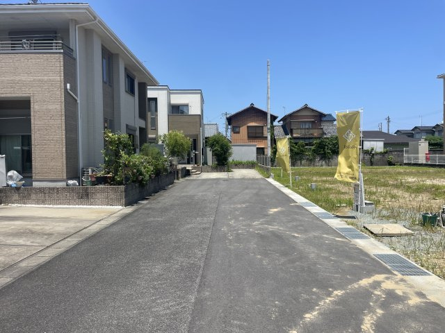 【前面道路含む現地写真】 | 津市美川町　宅地分譲４号地 | 前面道路