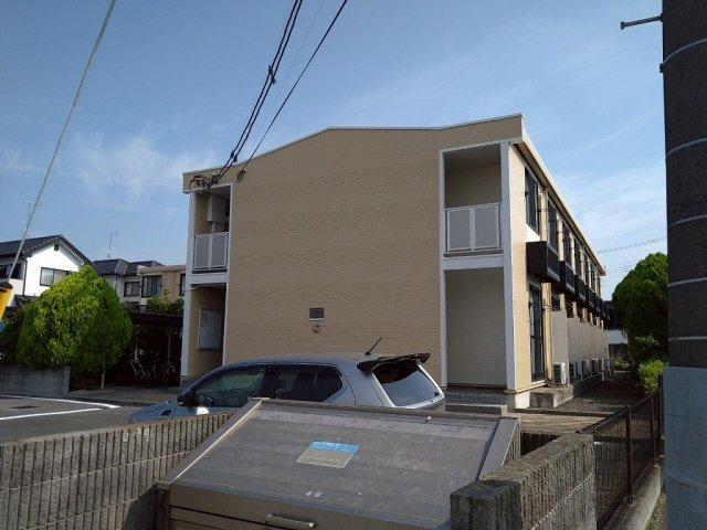 レオパレスTMBrickの外観