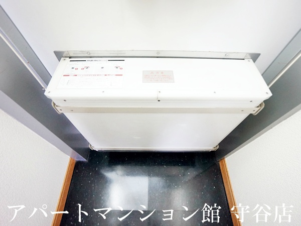 レオパレスアメニティハイツの玄関