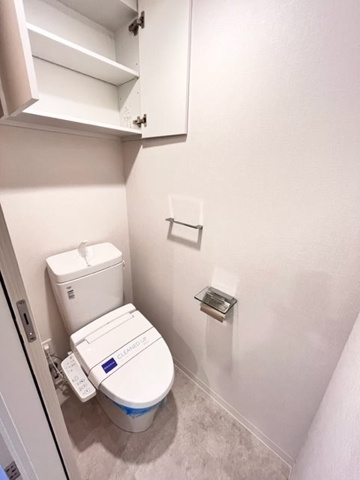 新品家具付きマンション本町14(KaGood東京)のトイレ