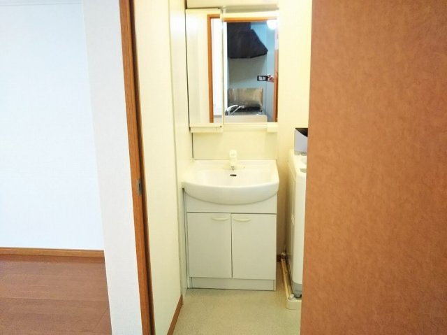 レオパレスキャッスルの独立洗面台