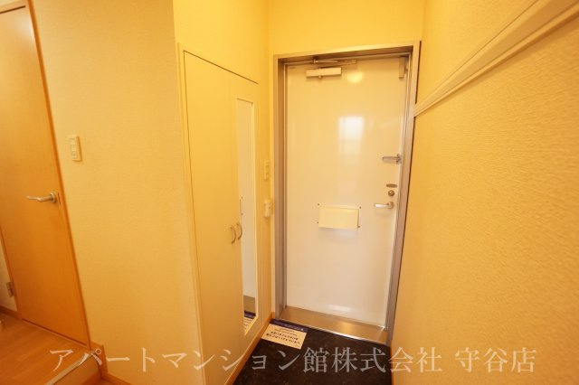 レオパレスヴェルヴェデーレの玄関|画像10