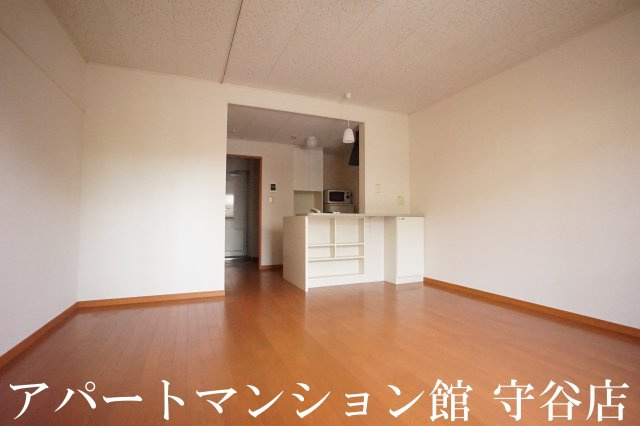 レオパレスキャッスルの居間・リビング
