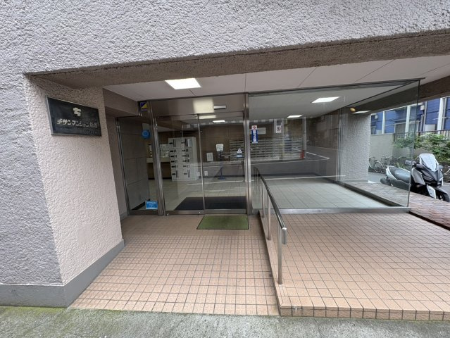 チサンマンション板橋のエントランス