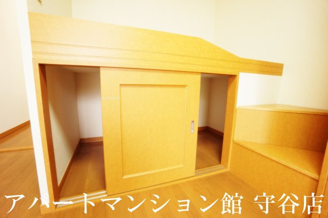 レオパレス松ヶ丘の収納
