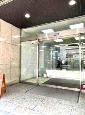 長堀新興産ビルのエントランス