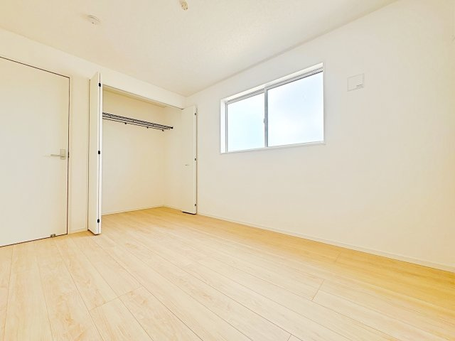 クレイドルガーデン豊田市新町第２　全４棟の洋室|収納も充実した子供部屋。学用品もすっきり片付き、集中して過ごせる環境です。